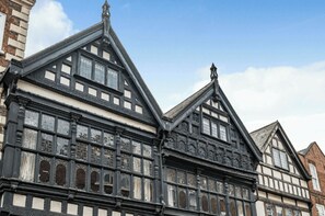 Unclassified image, 2 of 19, button