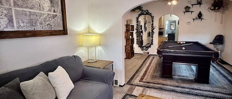 Smart TV, fireplace, books