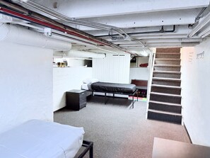 2 bedrooms, desk, iron/ironing board, travel cot