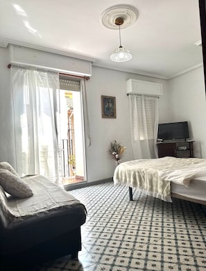 3 soverom, strykejern/-brett, wi-fi og sengetøy