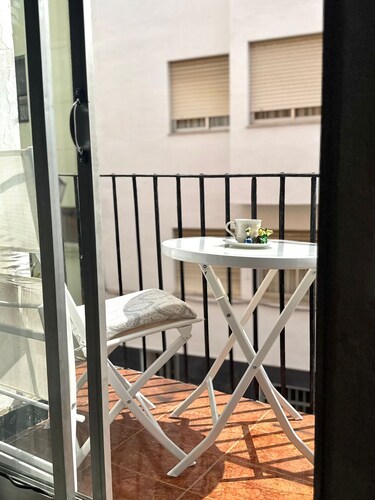 Spacious flat in the Heart of Cullers, 15min to Beach, Fully Equipped