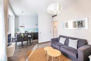 TV - 51ind1120- Apartment near Sagrada Familia (Barcelona)