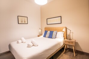 2 bedrooms, iron/ironing board, free WiFi, bed sheets - 51ind1120- Apartment near Sagrada Familia (Barcelona)