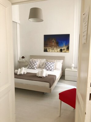 2 bedrooms, in-room safe, iron/ironing board, free WiFi