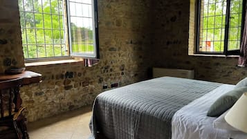 1 bedroom, iron/ironing board, travel crib, WiFi