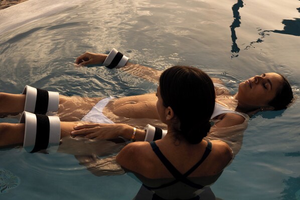 2 outdoor pools, pool umbrellas, pool loungers