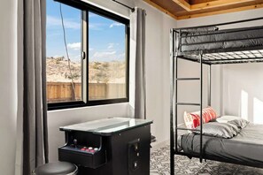 4 Schlafzimmer, Bügeleisen/Bügelbrett, Reisekinderbett, WLAN