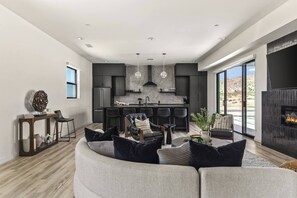 Smart TV, fireplace
