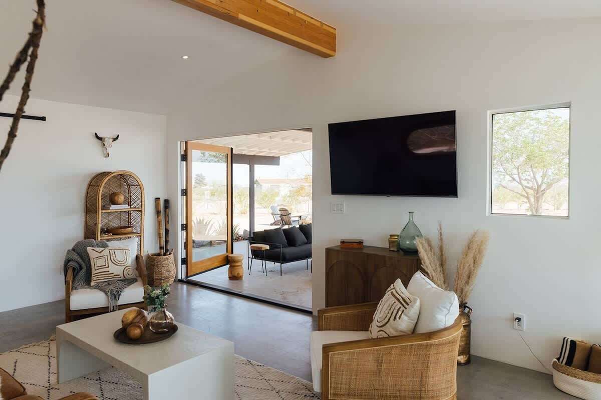 Télévision, espaces bureaux