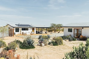 Exterior - Zen Casa • Serene Escape w/ Hot Tub, Soaking Pool (Joshua Tree)