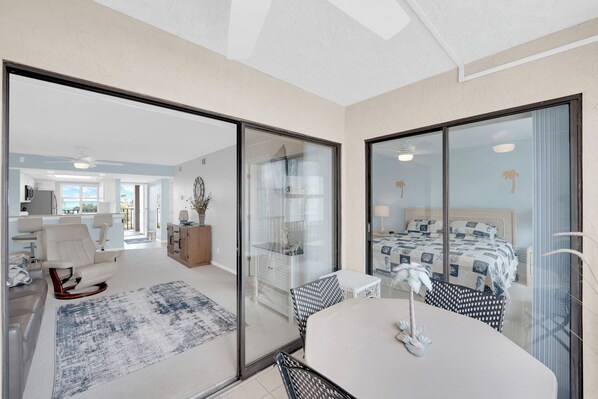 2 bedrooms, iron/ironing board, internet, bed sheets