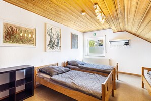 8 bedrooms, WiFi