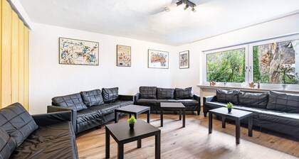 Guesthouse with Shared Garden and Wi-Fi