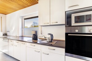 Kühlschrank, Ofen, Herdplatte, Geschirrspüler
