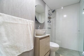 Studio, 1 Bedroom | Bathroom - Cozy Spring Flat in Laureles (Medellín)