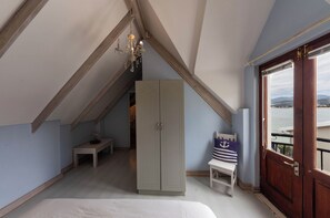 3 habitaciones, tabla de planchar con plancha, wifi y ropa de cama