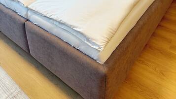 1 bedroom, iron/ironing board, internet, bed sheets