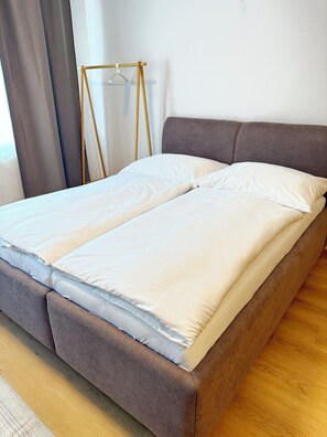 1 chambre, fer et planche à repasser, accès Internet, draps fournis