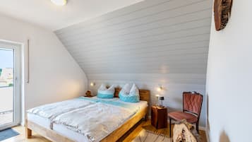 4 bedrooms, WiFi, bed sheets