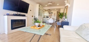 TV - Spectacular luxury penthouse. Large terrace. Central location. Views of the castle (Alicante (Alacant))