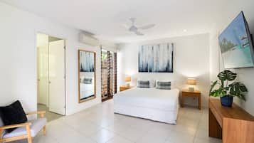 3 bedrooms, desk, iron/ironing board, free WiFi