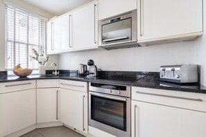 Apartemen Kota, 1 kamar tidur, Bebas Asap Rokok | Dapur pribadi | Kursi makan untuk bayi