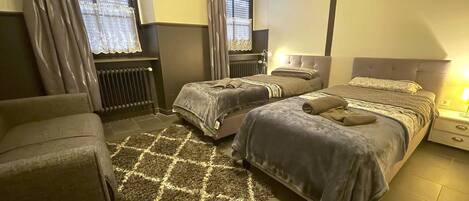 Apartment | 1 bedroom, iron/ironing board