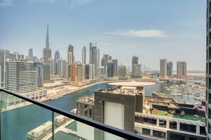 Luxe appartement | Uitzicht vanuit de kamer