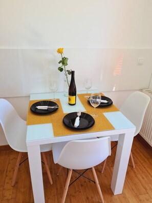 Dining room - Juliana Apartment- AC Bikes SUP Bled Bohinj (Bohinj)