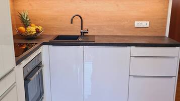 Apartment, 1 Bedroom, Accessible, Balcony | Interior