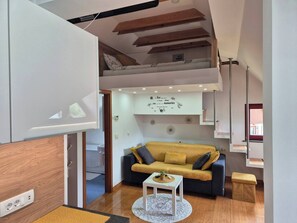 Appartement, 1 chambre, accessible aux personnes à mobilité réduite, balcon | Salle de séjour