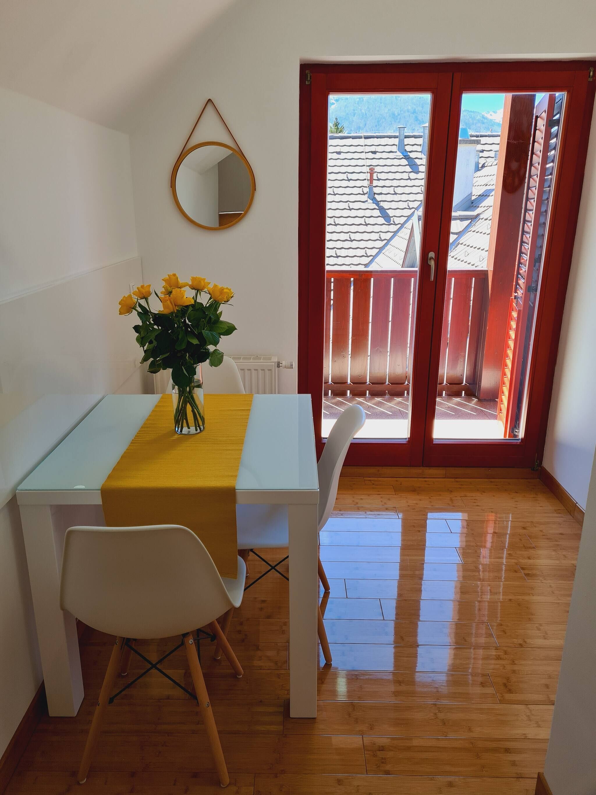 شقة - غرفة نوم واحدة - تجهيزات  لذوي الاحتياجات الخاصة - بشرفة | تناول الطعام