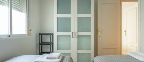 3 dormitorios, tabla de planchar con plancha, wifi y ropa de cama