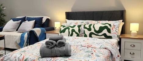 1 dormitori, planxa i posts de planxar i wifi