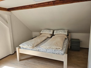 1 bedroom, WiFi, bed sheets