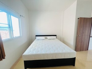 2 bedrooms, Internet, bed sheets