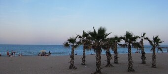 Water Slide, Beer Tap, Games Room, Play Park, 2 Kitchens - Space & Fun!