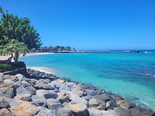 Superb F3, Indian Ocean view, quiet, secure residence, 2 free parking spaces