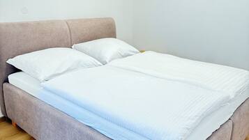 1 bedroom, iron/ironing board, internet, bed sheets