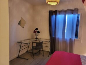3 chambres, fer et planche à repasser, Wi-Fi gratuit