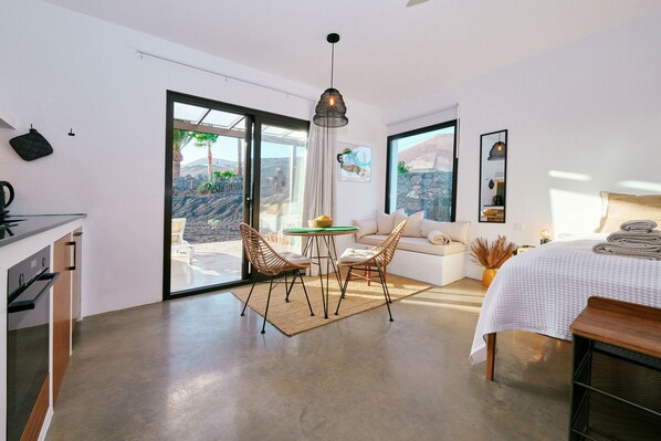 1 bedroom, desk, iron/ironing board, free WiFi