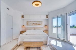 3 bedrooms, in-room safe, desk, iron/ironing board