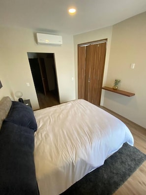 1 bedroom, desk, WiFi, bed sheets - Apartment near Akron Stadium (Zapopan)
