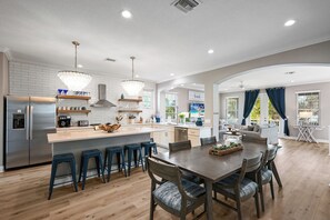 Interior - January Special: Golf cart included when arriving between Jan 5th-31st 2026 (Anna Maria)