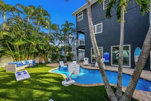 A heated pool - January Special: Golf cart included when arriving between Jan 5th-31st 2026 (Anna Maria)