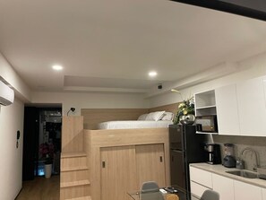 Fridge, microwave, oven, stovetop - Moderno Departamento en Zona Chapultepec (Guadalajara)