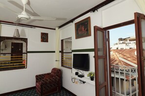 Living area - 2BR in Stone Town – Near Ferry Terminal, Museums & Cultural Sights (Stone Town)