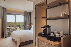 In-room safe, iron/ironing board, free WiFi - Dayone Kilyos Hotel (Sariyer)