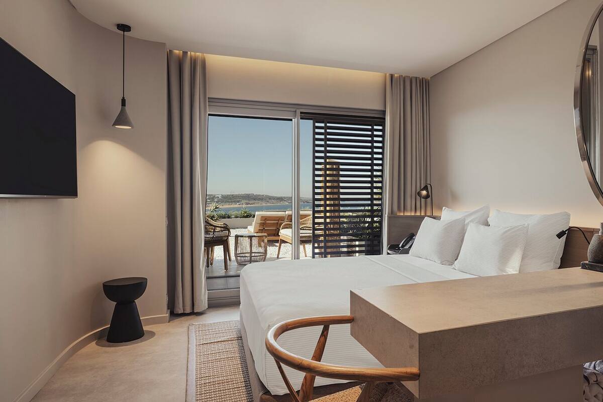 Comfort tweepersoonskamer, uitzicht op zee | Een kluis op de kamer, een strijkplank/strijkijzer, gratis wifi