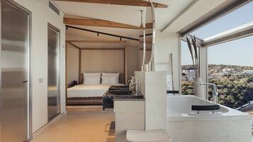 Suíte real, vista para o mar | Cofres nos quartos, ferros/tábuas de passar roupa, Wi-Fi de cortesia